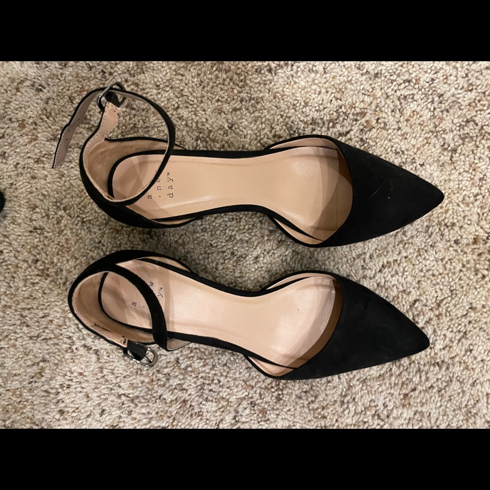 Closed toed black heels